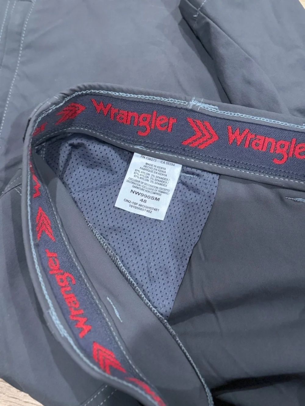Wrangler‎ Men's Charcoal Gray Outdoor Performance Shorts size 48